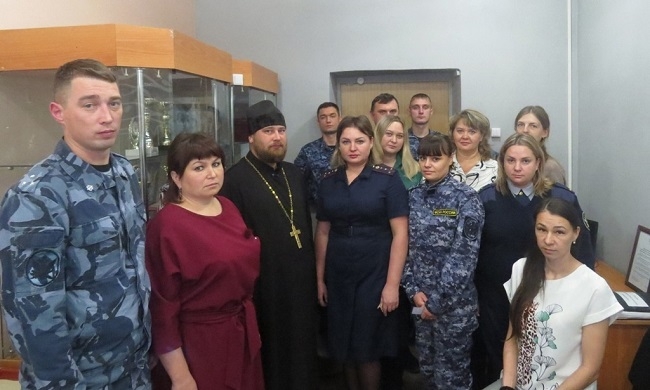 Священнослужитель в Республике Алтай встретился с сотрудниками СИЗО-1