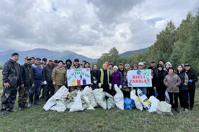 Более трех тысяч человек очищали горы Алтая во время акции