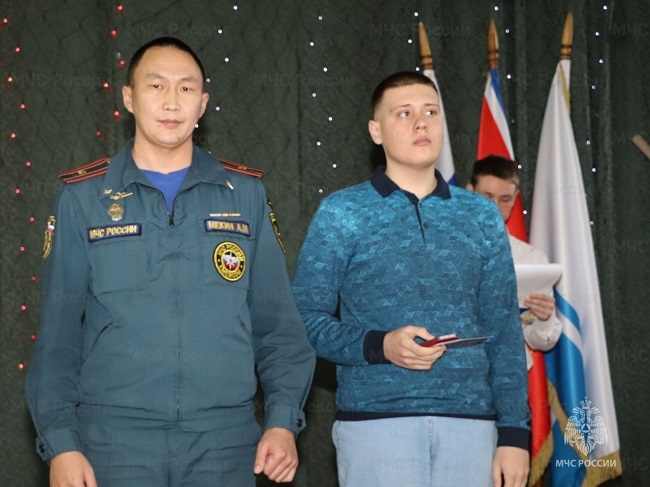Пожарных-добровольцев наградили в Республике Алтай