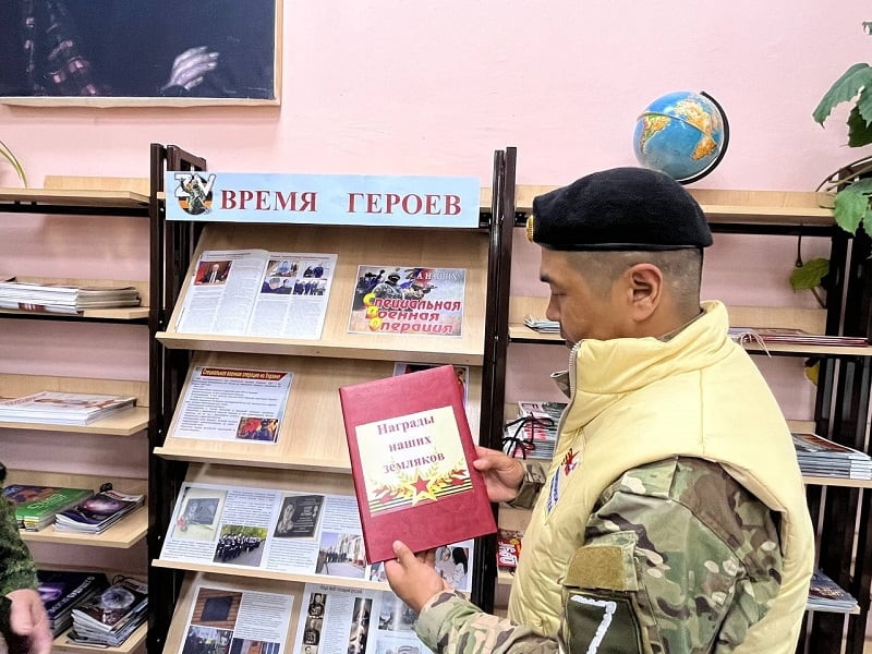 В Горно-Алтайске открыли выставку, посвященную бойцам СВО