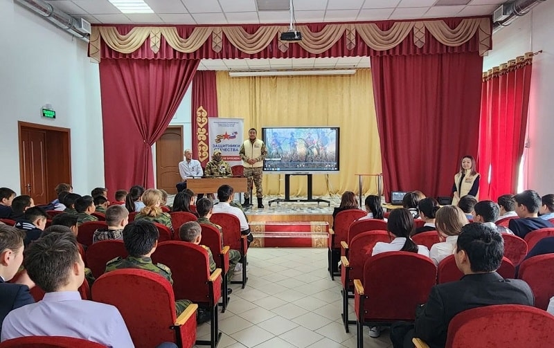 Ветераны СВО встретились с учащимися Усть-Канской школы