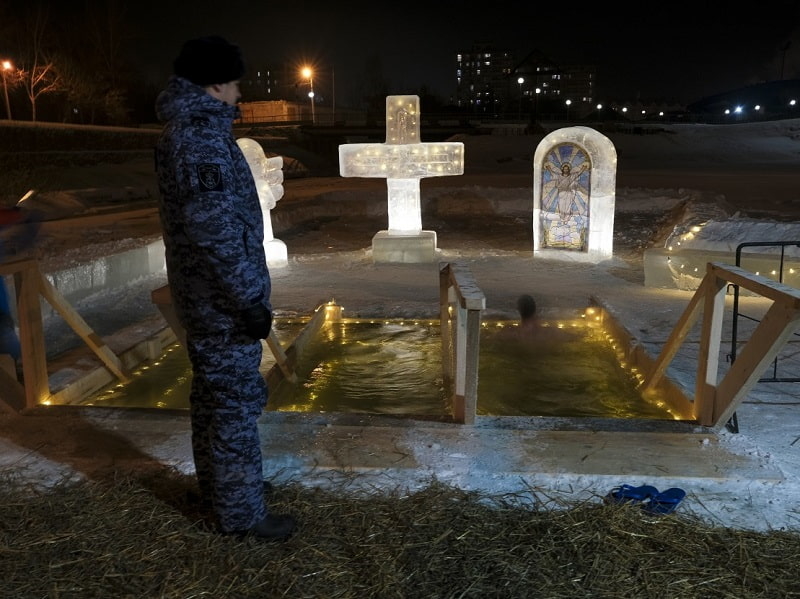 Росгвардия в  Республике Алтай обеспечила безопасность в Крещенскую ночь