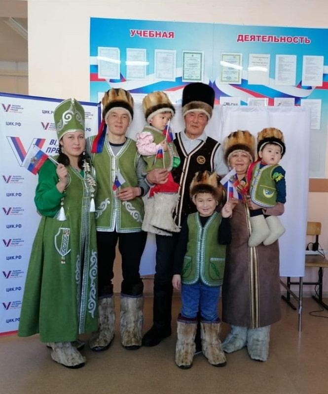 Семейные династии голосуют за Президента России в Республике Алтай