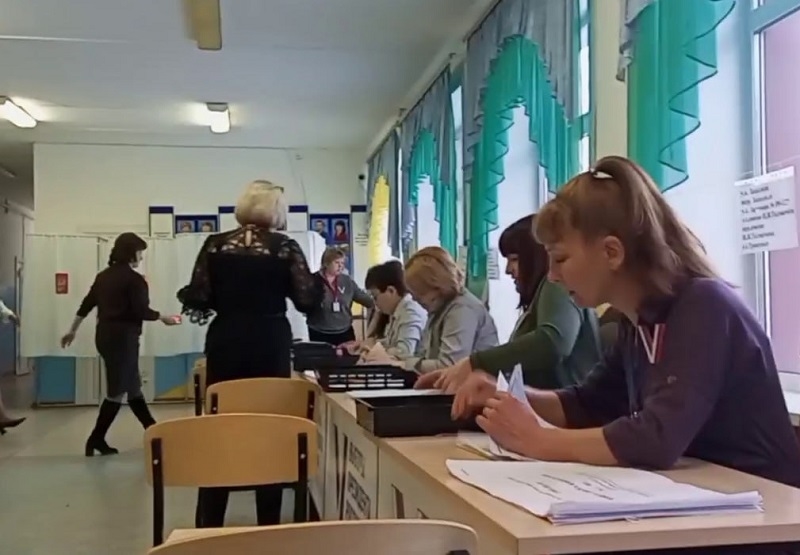 Наблюдатели приступили к работе во второй день выборов в Республике Алтай