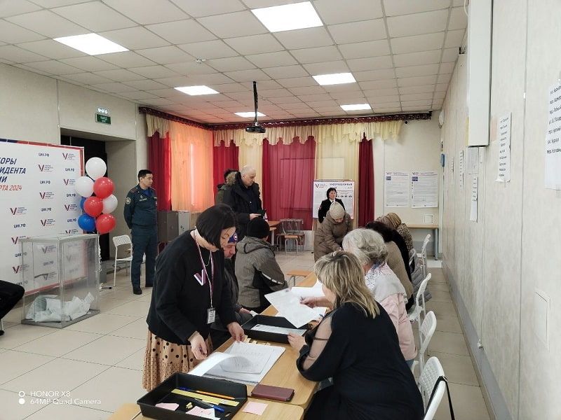 Свыше 61% избирателей проголосовали в Республике Алтай к 12:00 17 марта