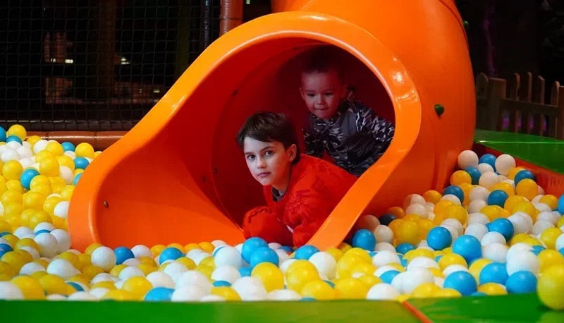 Дети с ОВЗ посетили курорт Сбера «Манжерок»