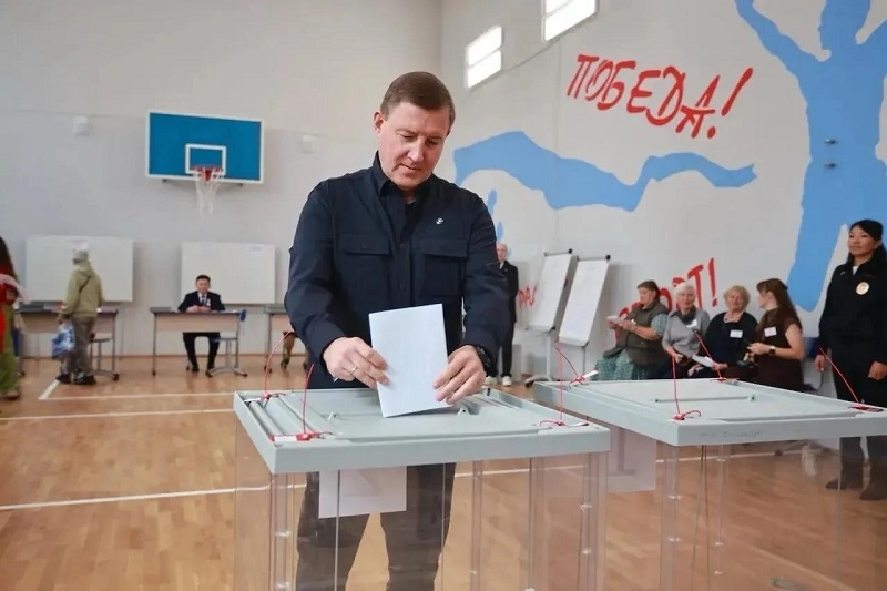 Глава Республики Алтай Андрей Турчак проголосовал на думских выборах