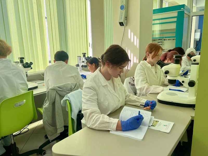 Смена по олимпиадной биологии прошла в «Алтай.Сириус»
